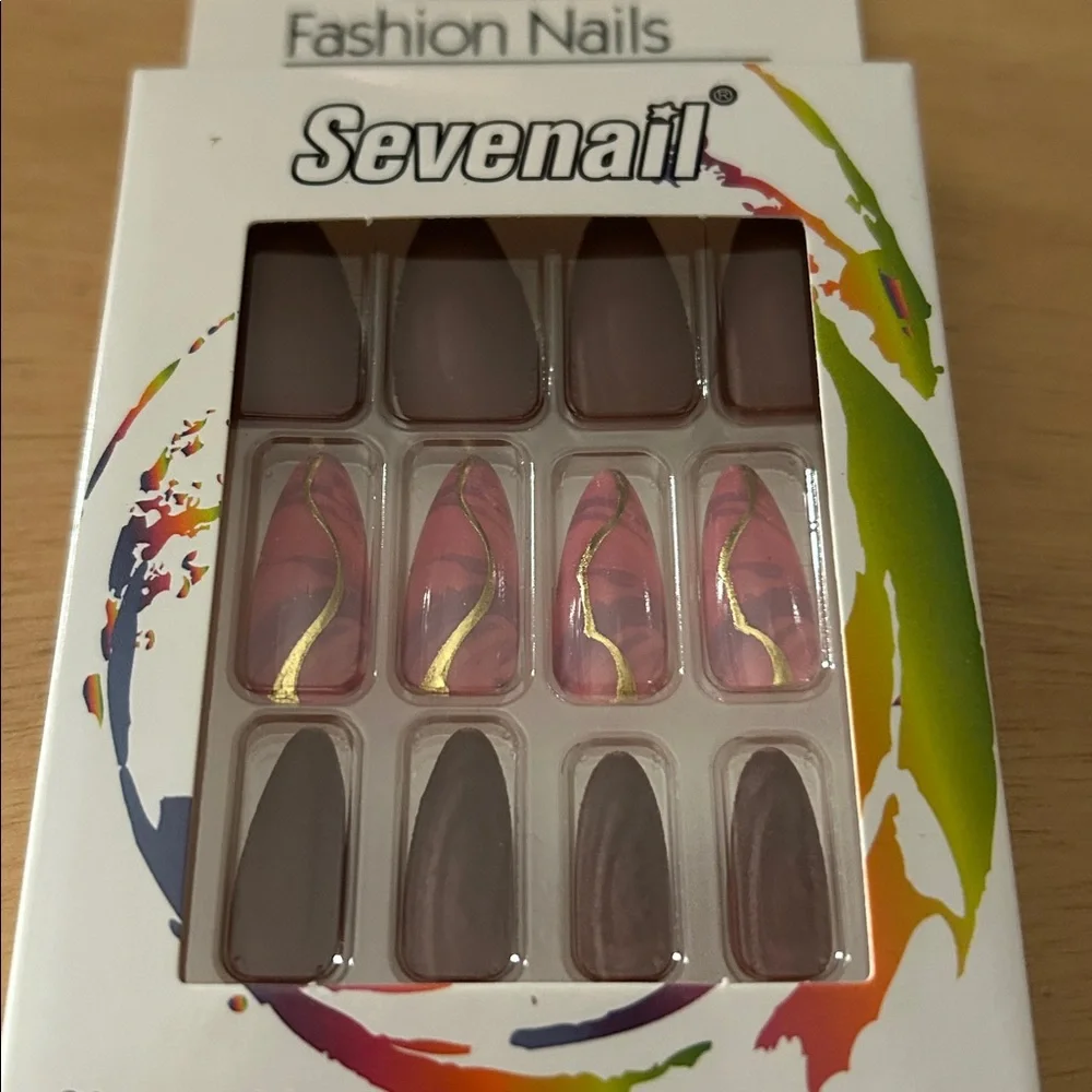 Free with Bundle New 12pc Press-On Nails Brown Gold Pink 🩷🩷